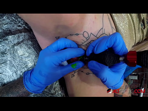 ❤️ Sully Savage oo aad u tattooed ayaa Kintirkeeda ku sawirtay tattoo ️ Galmada dabada ❌